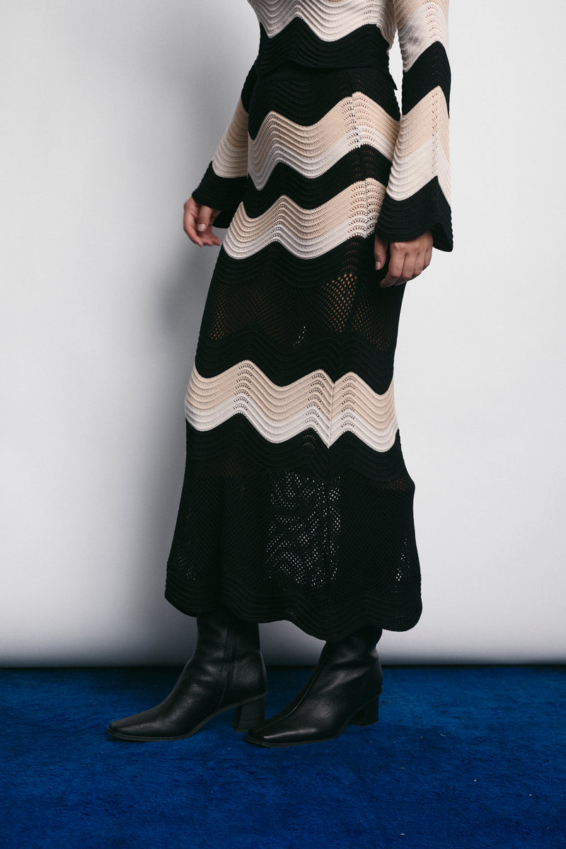 PORTO SKIRT BLACK (PRE ORDER)