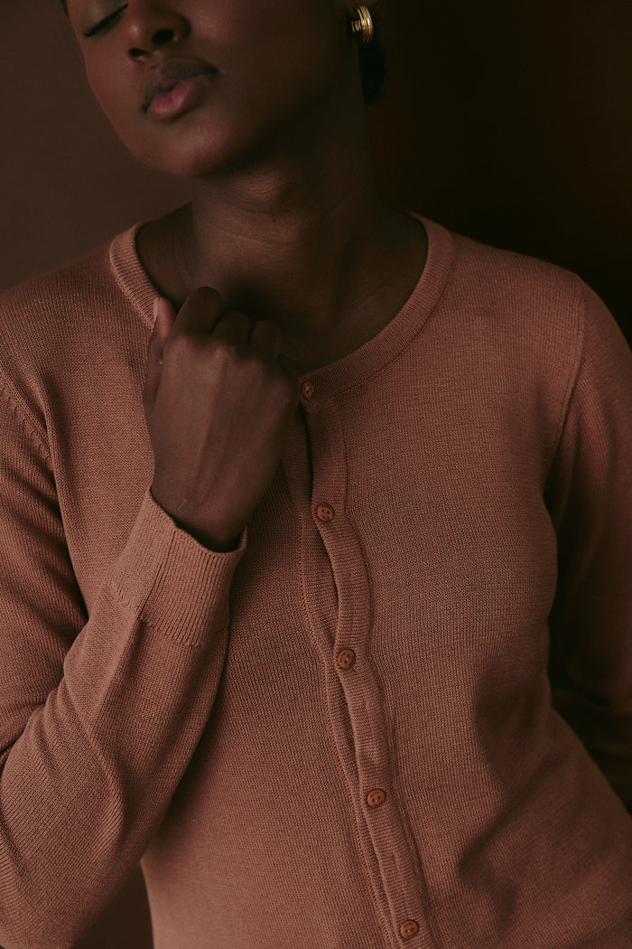 CREW NECK SWEATER MOCCA