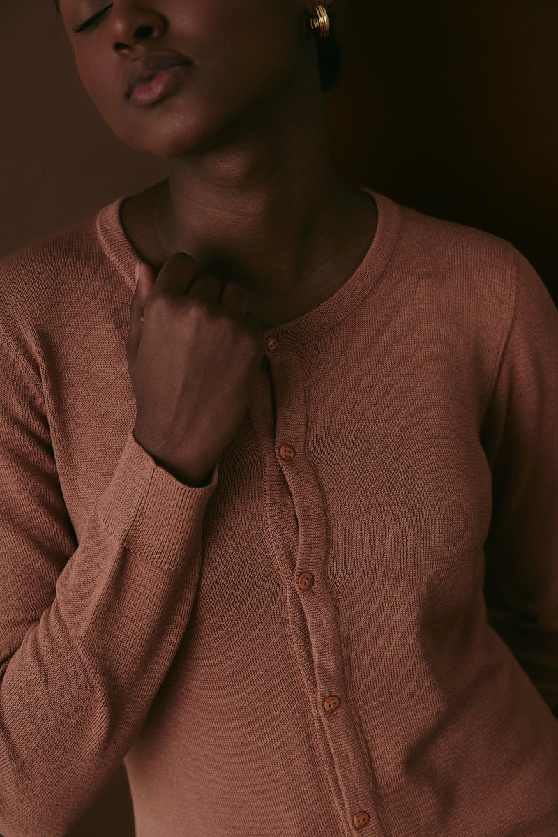CREW NECK SWEATER MOCCA